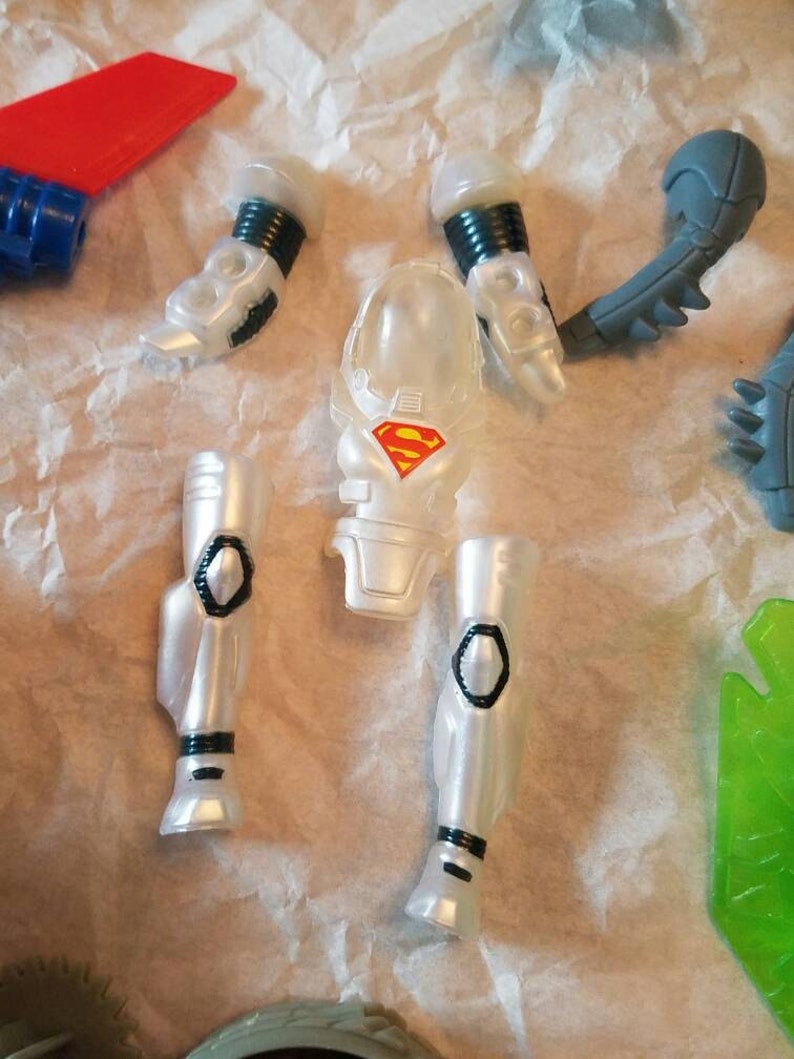 Vintage Lot of 36 Pieces Superman Batman Accessories Weapons Armor Missles Cape Total Justice