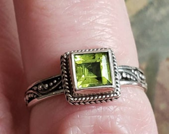 Vintage Sterling Silver and Peridot Ring Size 7 Faceted Bezeled Square