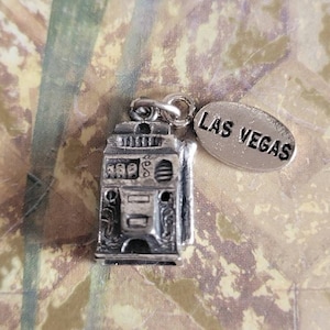 Vintage Sterling Silver Las Vegas Nevada Antique Slot Machine Souvenir Pendant Charm 925