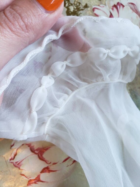 Vintage Comet Sheer White Gloves Ruffle Detail La… - image 4