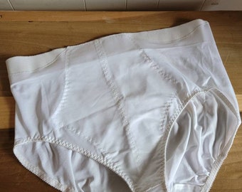 Girdle With Garters NOS Open Bottom Girdle Vintage Lingerie Pinup Cupcake  Union Label No Size on Tag Best Form Girdle -  Canada