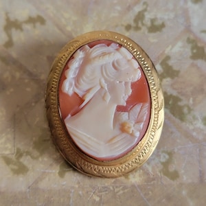 Vintage 12K Gold Filled Cameo Brooch Pendant: Carved Shell Woman Profile