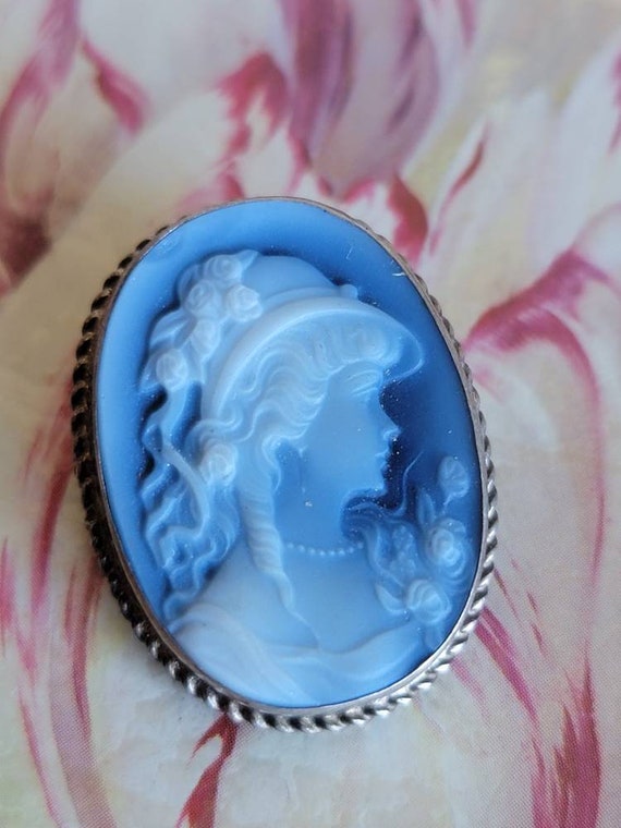 Vintage Sterling Silver and Agate Cameo Pin or Bro