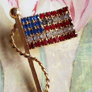 Vintage Rhinestone American Flag Brooch: Gold Tone Patriotic Pin