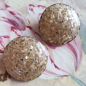 Vintage Clear Silver Tone 1950s Retro Mid Century Confetti Lucite Clip On Earrings