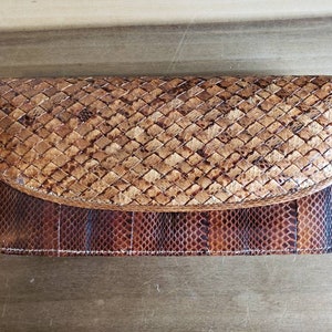 Vintage Brown Snakeskin Purse Pocketbook Handbag Clutch Classic 1980s Accessory Snap Closure