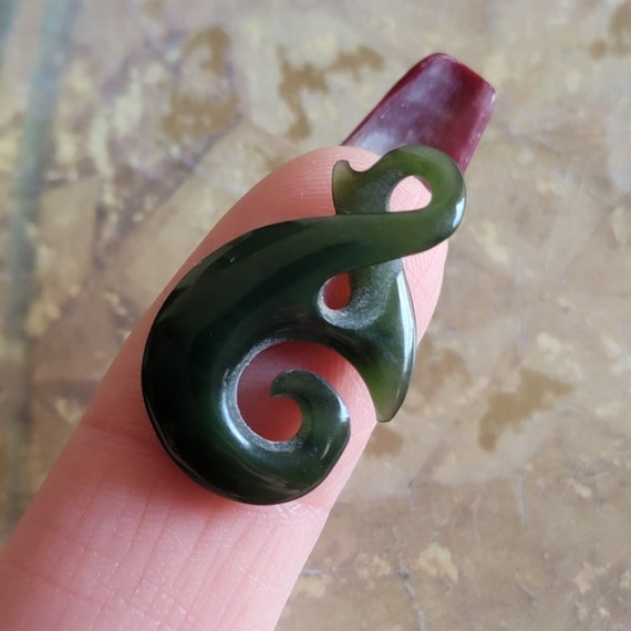 Vintage Hand Carved Jade Hook Pendant - image 7