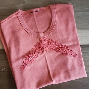 Vintage Short Sleeve T Shirt 1960s Ladies Cantaloupe Orange Summer Light Retro Floral Applique