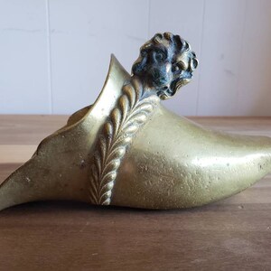 Vintage Antique Brass Conquistador Single Stirrup Horse Back Riding Lion Heads