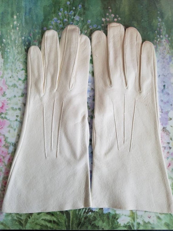 ladies white leather gloves