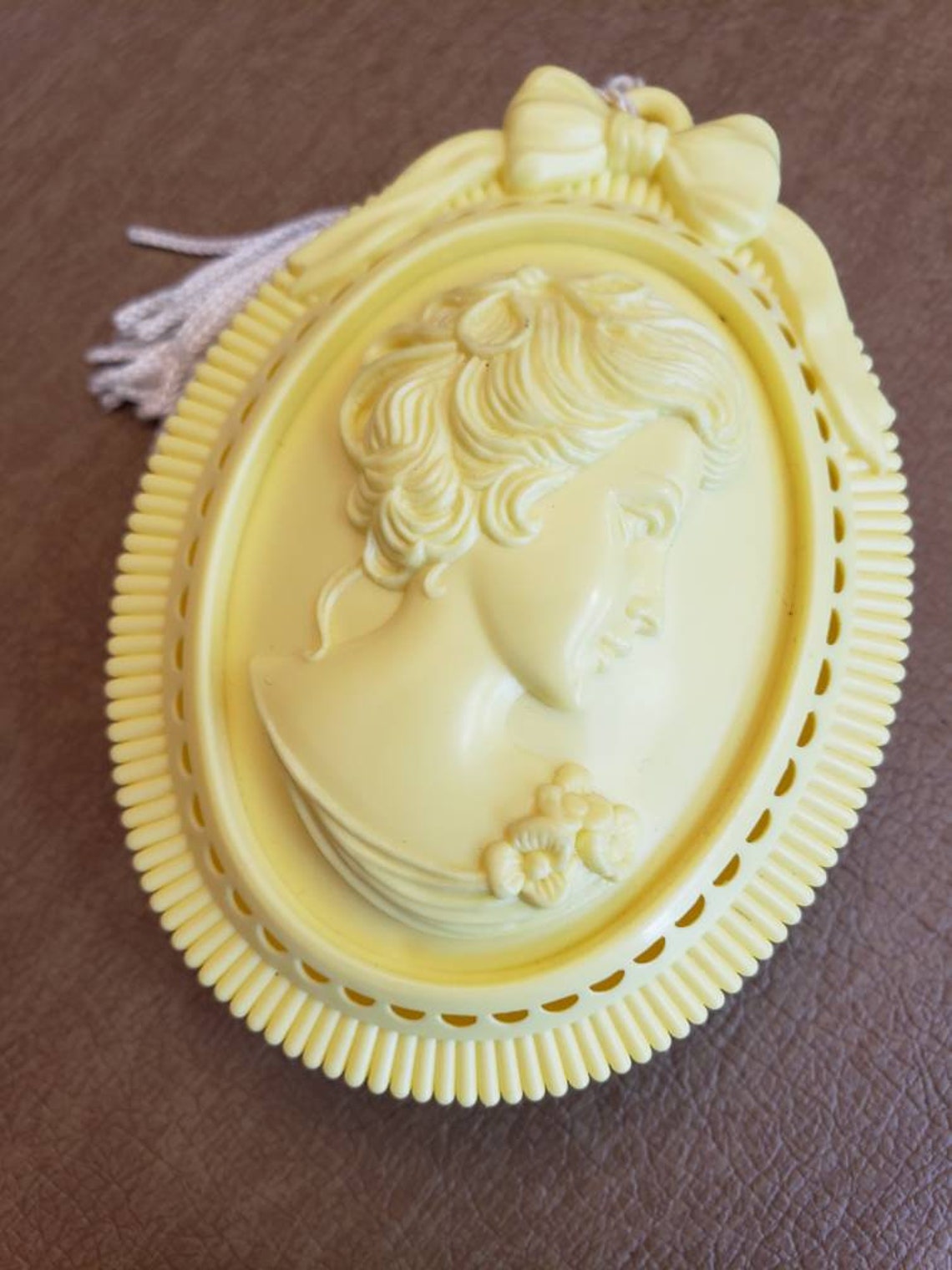 Vintage Avon Potpourri Holder Yellow Cameo with Off White Etsy