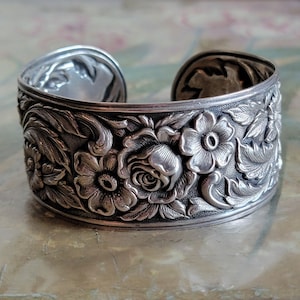 Vintage Signed S Kirk & Son Sterling Silver Flower Floral Cuff Bracelet 925