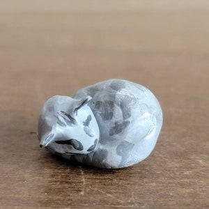 Vintage Dollhouse Doll House Handmade Hand Painted Tiny Sleeping Gray Speckled Kitten Cat Signed As Is