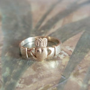 Vintage Signed GJL 14 Karat Yellow Gold Claddagh Ring Band or Wedding Band Love Friendship and Loyalty Irish Size 5.5