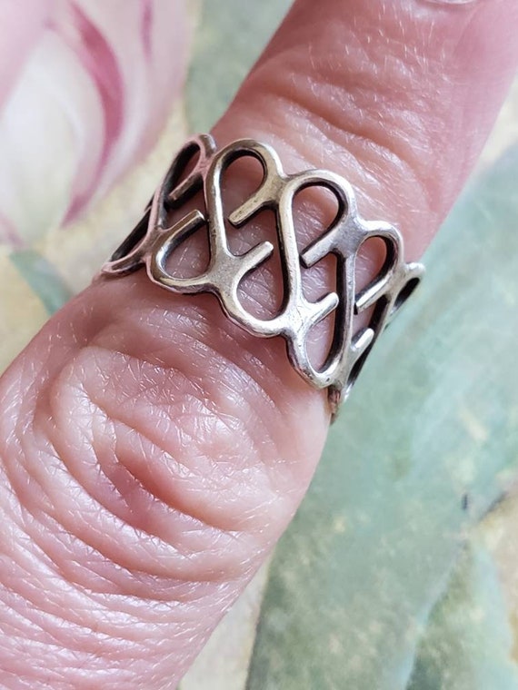 Vintage Sterling Silver Repeating Pattern Ring 92… - image 7