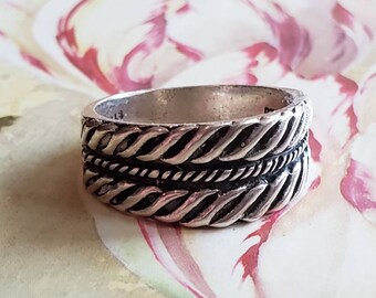 Vintage Sterling SIiver Twist Style Band 925 Ladies Ring Accessory Jewelry 1980s