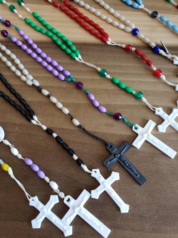 Vintage Lot of of 10 Plastic Rosary Beads Green B… - image 3