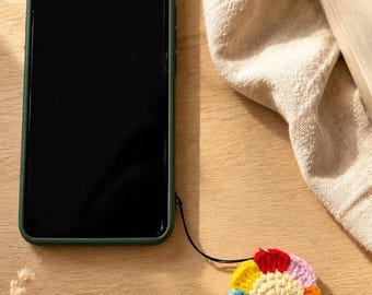 かぎ針編みのひまわりの携帯チャーム、手作りのかわいい携帯ストラップ、デイジーのバッグチャーム、かわいいキーホルダー、彼女へのギフト、友達へのギフト、かわいい携帯チャーム