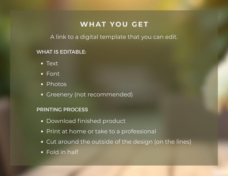 Op de afbeelding: Een digitale sjabloon met opties voor het bewerken van tekst, lettertype en foto's. De afbeelding bevat instructies voor het downloaden, afdrukken, knippen en vouwen van het eindproduct. De tekst op de afbeelding luidt "WHAT YOU GET" en "PRINTING PROCESS".