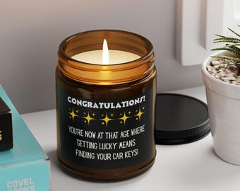 Obtenir une bougie porte-bonheur, une bougie d'anniversaire amusante, un cadeau amusant pour un ami. Cadeau unique, bougie humoristique, bougie de cire de soja, décoration intérieure