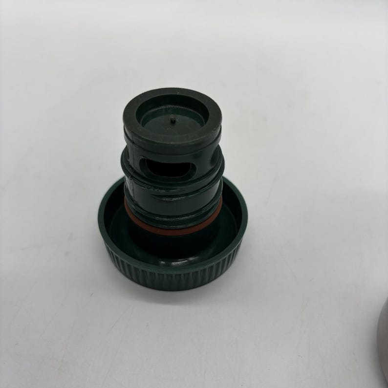 Garrafa térmica vintage grande Aladdin Stanley A-944DH verde de um quarto de galão, fabricada nos EUA. imagem 13