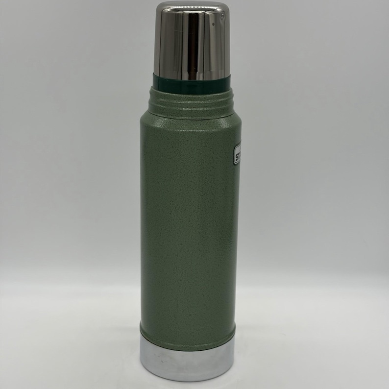 Garrafa térmica vintage grande Aladdin Stanley A-944DH verde de um quarto de galão, fabricada nos EUA. imagem 4