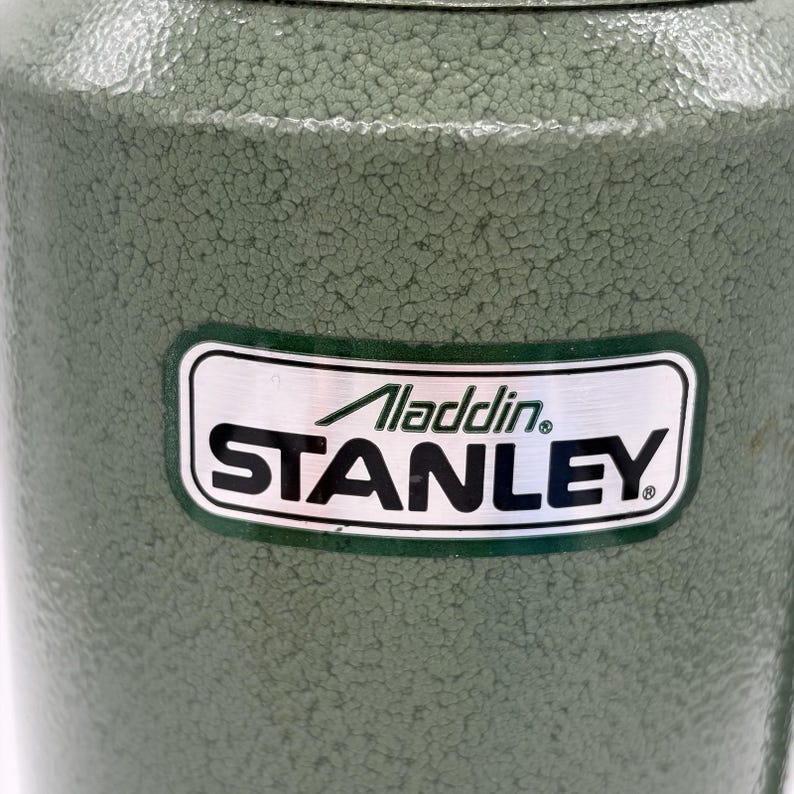 Garrafa térmica vintage grande Aladdin Stanley A-944DH verde de um quarto de galão, fabricada nos EUA. imagem 9