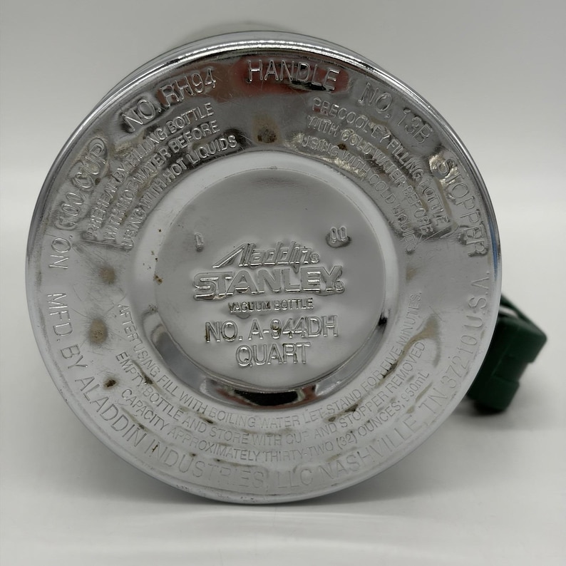 Garrafa térmica vintage grande Aladdin Stanley A-944DH verde de um quarto de galão, fabricada nos EUA. imagem 6