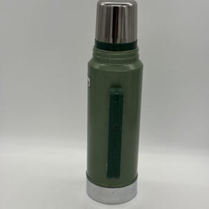 Garrafa térmica vintage grande Aladdin Stanley A-944DH verde de um quarto de galão, fabricada nos EUA. imagem 2