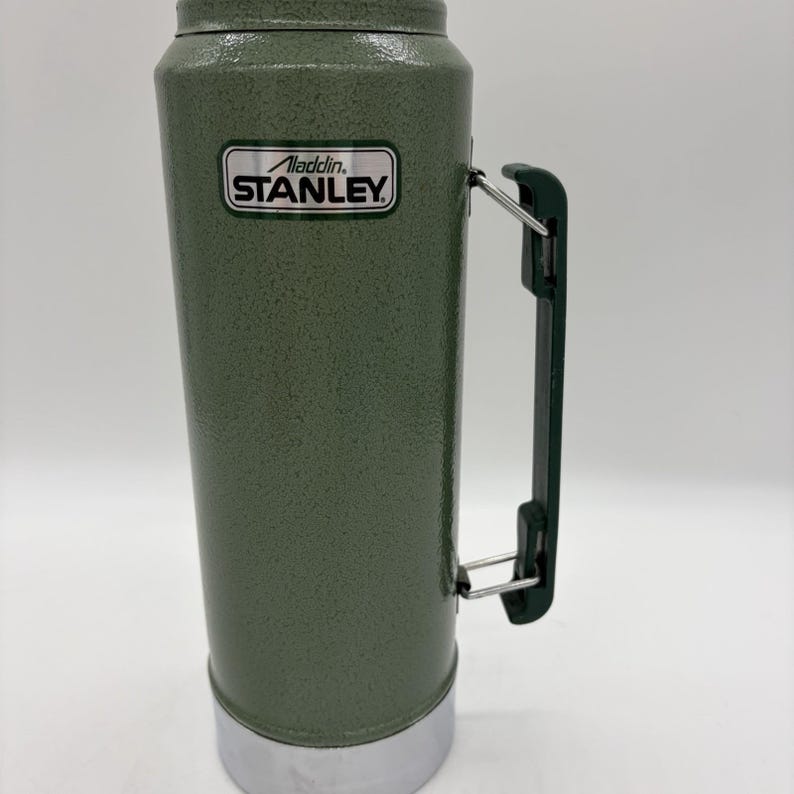 Garrafa térmica vintage grande Aladdin Stanley A-944DH verde de um quarto de galão, fabricada nos EUA. imagem 5