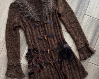 Si seis fueran nueve, cárdigan largo estilo bohemio oscuro con cierre de palanca y piel sintética, estilo Y2K, talla S-M.