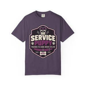 Charge 1 von 6 | T-Shirt mit Servicehund-Motiv: Blau, Rosa und Lila Wine