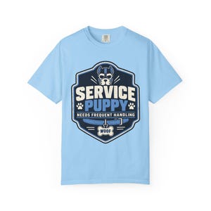 Charge 1 von 6 | T-Shirt mit Servicehund-Motiv: Blau, Rosa und Lila Hydrangea