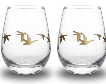 Ducks in Flight Stemless Wine Glass, Hand-Etched Gold Painted Wildlife Drinkware Set of 2