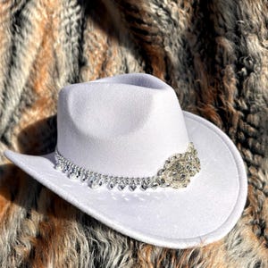 Chapeau de cow-girl blanc pour mariée avec cristaux et strass Chapeau western pour mariage champêtre Fedora Sparkle