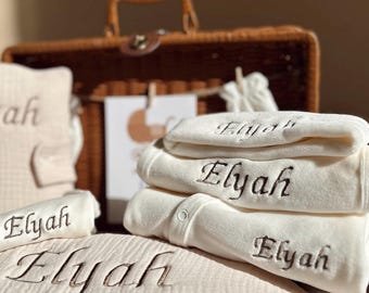 Ensemble 5 pièces brodés naissance bébé personnalisé, Pyjama velours naissance brodé avec prénom, Cadeau naissance fille ou garçon 0-3 mois