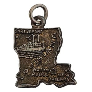 Vintage Louisiana State NAWSC Charm Anhänger mit Shreveport Baton Rouge & New Orleans WahrzeichenNAWSC - National Association of Canine Scent