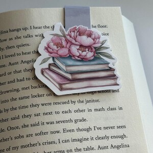 Books and Floral Magnetic Bookmark, Bookish things, book gifts, Bookmarks for book lovers, Bookish accessories