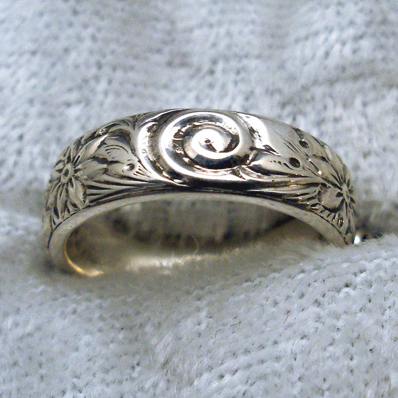Flower /& Swirl sterling silver ring band earth mined in Thailand September birthstone Natural Blue Star Sapphire