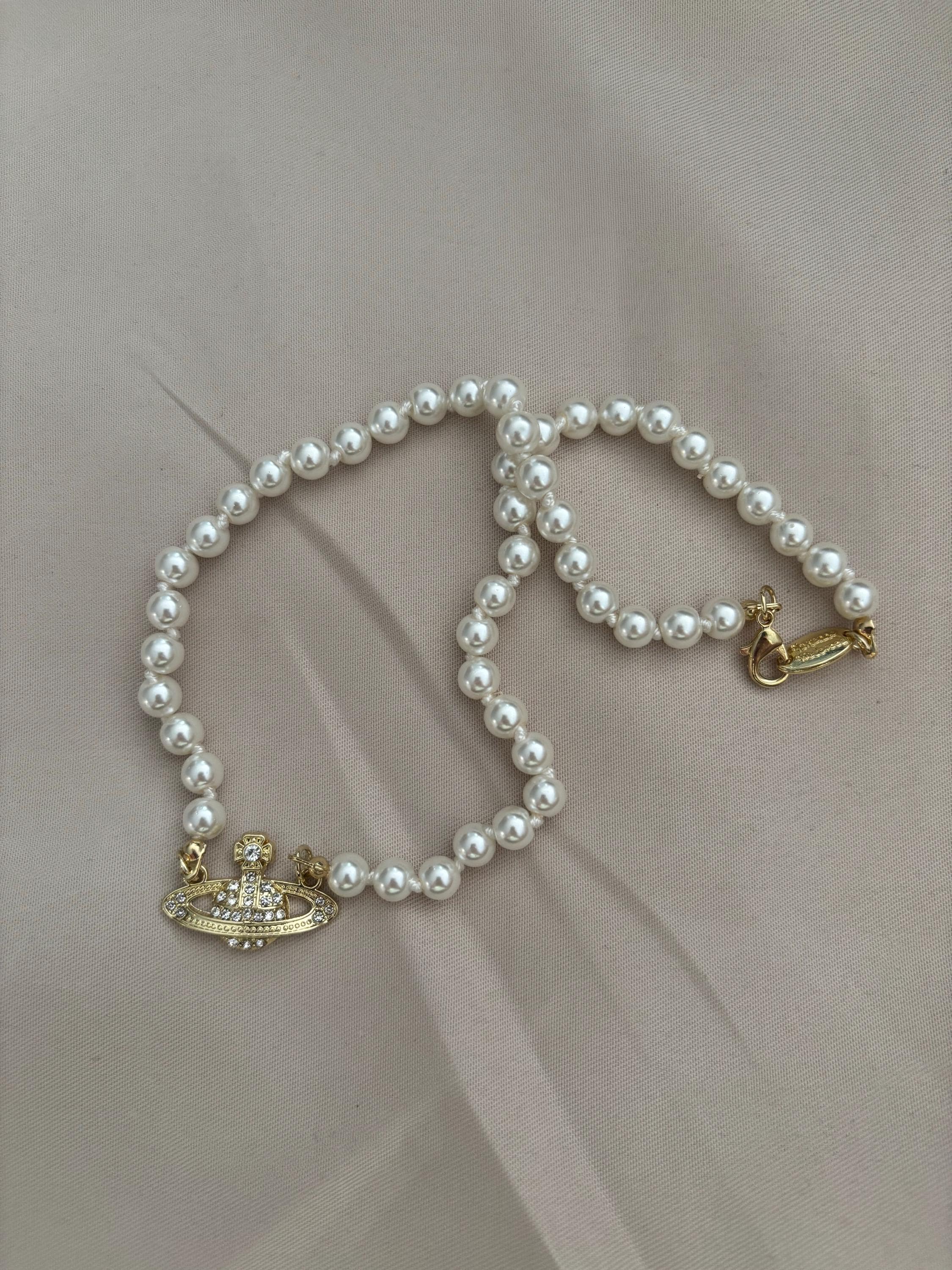 [Vivienne Westwood]★Mini Bas Relief Choker Silver★ Mini Bas Relief Pearl Choker in platinum-crystal-pearl