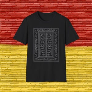 Camiseta geométrica preta artística, streetwear