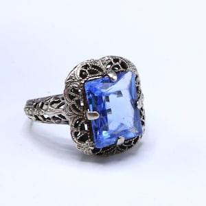 Antique marked sterling silver filigree & blue glass ring size 5.5