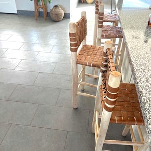 Banco de bar de couro – Cadeira giratória – Assentos de cozinha rústicos de couro e madeira