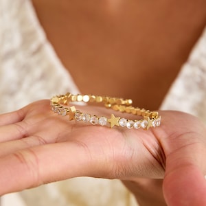 Gold Star Crystal Bracelet: Dainty Stainless Steel Bangle