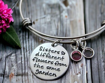 Schwestern Armband, Best Sis, Schwestern fürs Leben, verschiedene Blumen aus dem gleichen Garten, Bettelarmband mit Geburtsstein. Schwestern Schmuck, Geschenk Her