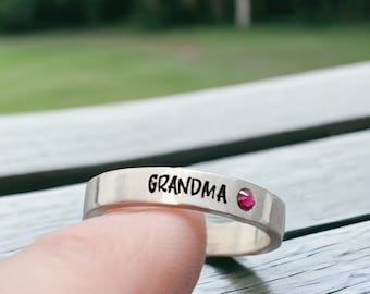 Personalized Grandma Ring, Name Ring, Mother's Ring, Birthstone Ring, Grandma Ring, Stackable Skinny Ring, Memorial Ring, Loss, Oma Mimi Mom