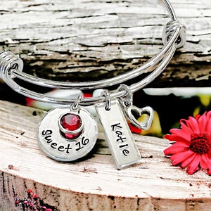 Sweet 16, Sweet 16 Armband, sechzehnten Geburtstag Geschenk, Sweet 16 Geschenk, personalisiert, Bettelarmband, für sie, Sweet Sixteen, Hand gestempelt