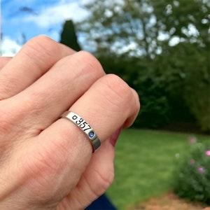 Bague pour femme policière, anneau pour badge de police personnalisé, anneau à superposition, officier de police, numéro de badge, fine ligne bleue, maigre, cadeau, dos bleu