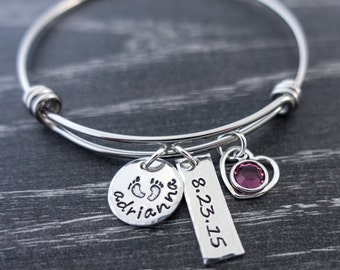 Charm Bracelet / Wire Bangle / Mother's Day / Mother Bracelet / Persoalized Bracelet / New Mom Gift / Personalized / Hand Stamped