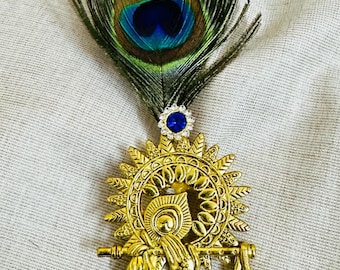 Broche de flauta de Krishna con plumas de pavo real: recuerdo de boda, regalo de Baraat Swagat
